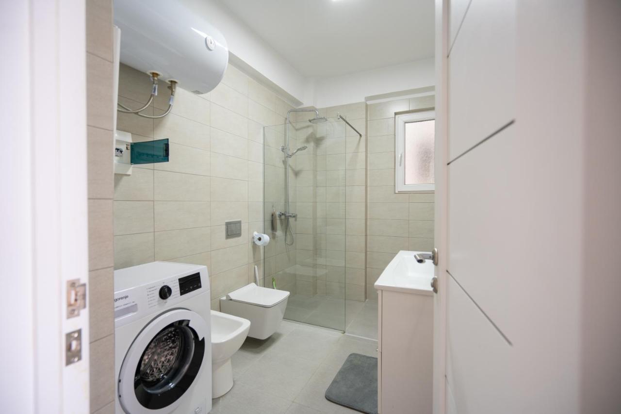 Apartment In The Village With A Sea View فلورا المظهر الخارجي الصورة