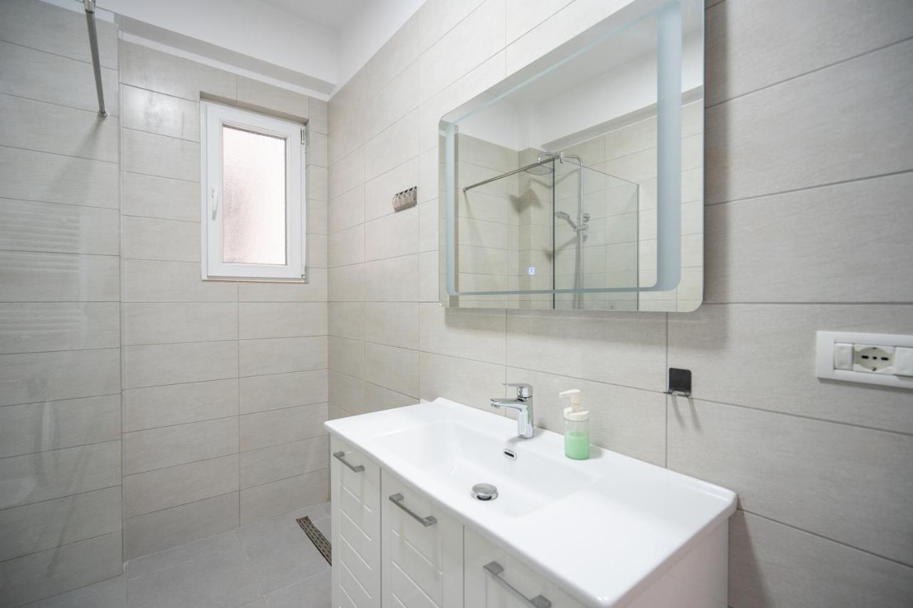 Apartment In The Village With A Sea View فلورا المظهر الخارجي الصورة