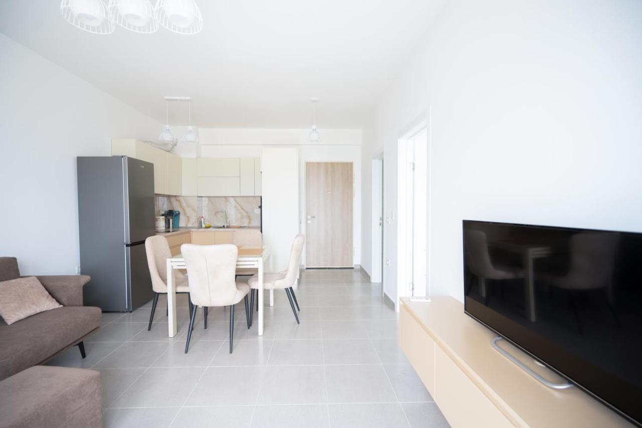 Apartment In The Village With A Sea View فلورا المظهر الخارجي الصورة
